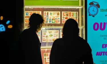 Exhibition in an indoor venue